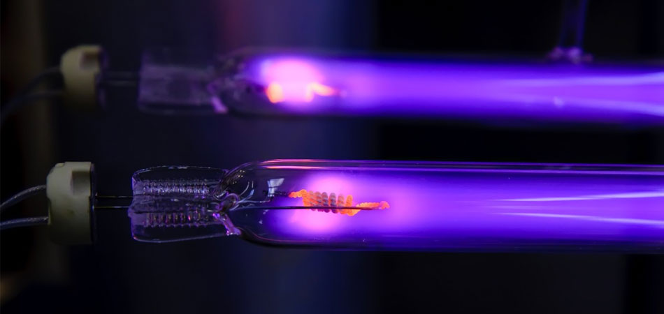 Using-a-UV-Fluorescent-Tube