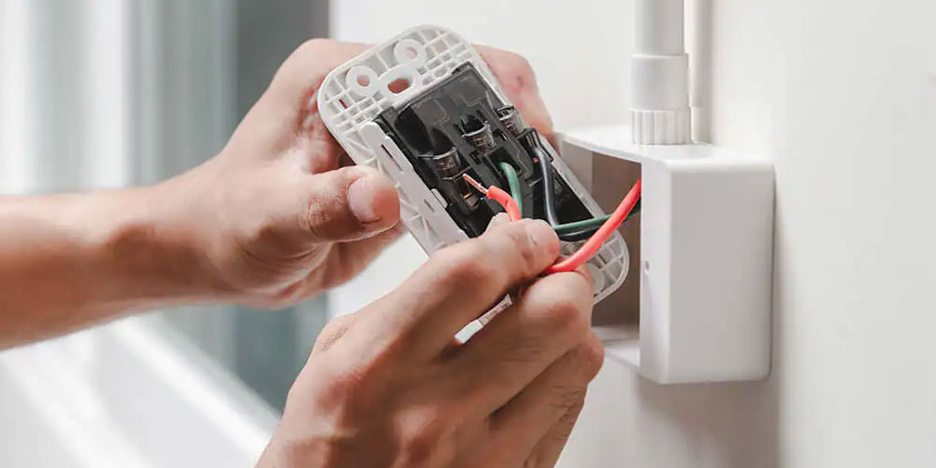How-to-Tell-if-Metal-Box-Is-Grounded