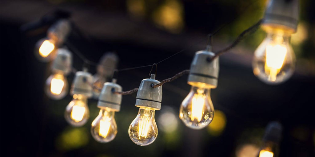 Best-Outdoor-Light-Bulbs-for-Cold-Weather