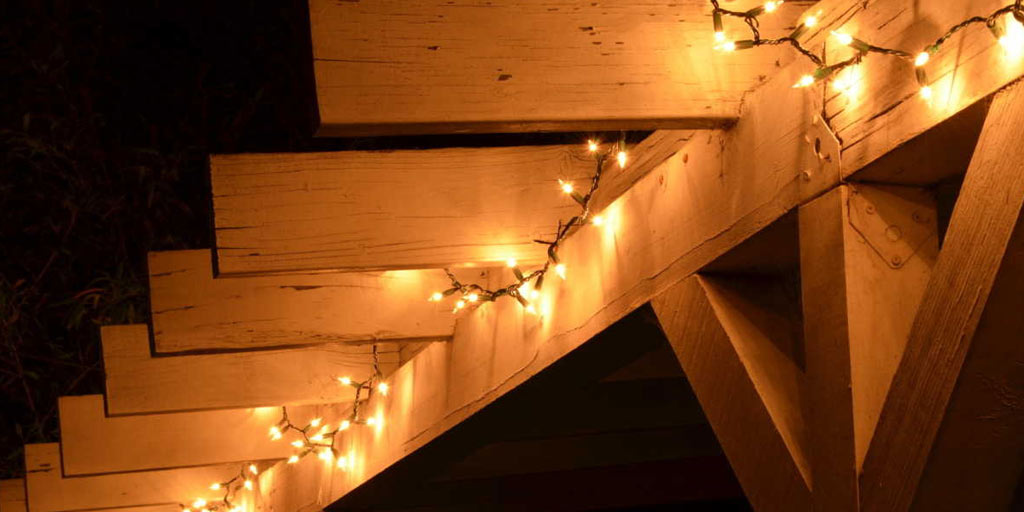 12 Easy Ways - How to Hang Rope Lights on a Wall Without Nails  