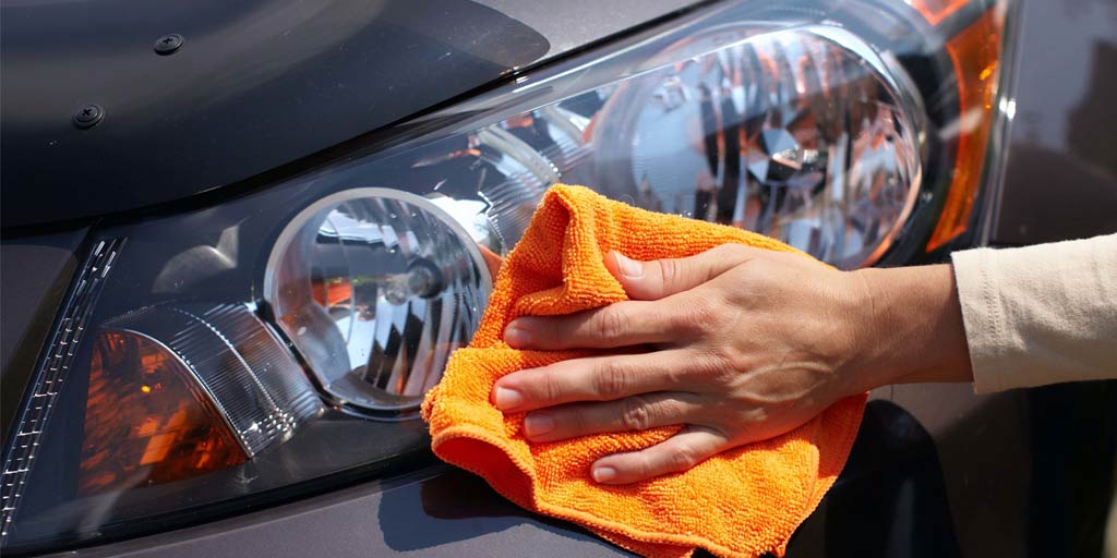 How-to-Clean-Yellow-Headlights-at-Home