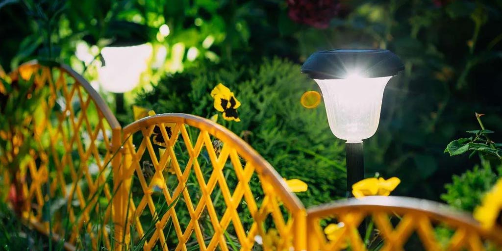 Do-Solar-Lights-Stay-on-All-Night